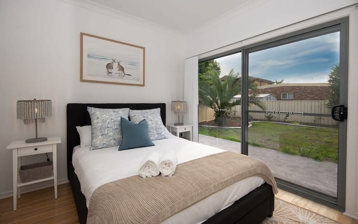 A peaceful and inviting bedroom