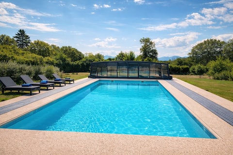 4-star Provencal house with heated indoor pool