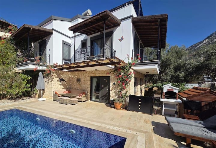 Lovely 3 Bedroom Villa In Central Kalkan With Pool