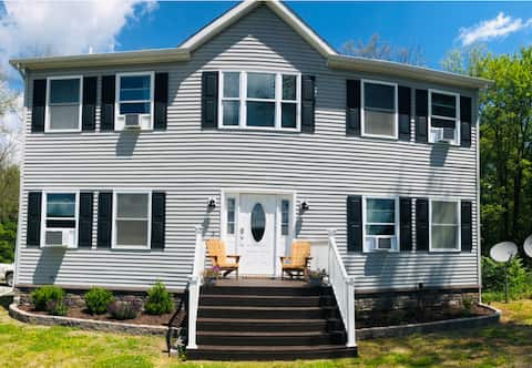 Private Country Cozy home with Hot Tub