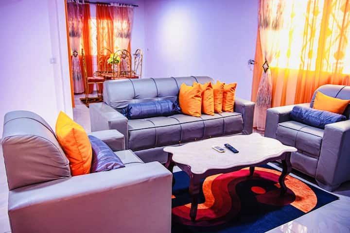 Bonamoussadi:t3 Bis Piscine-wifi-eau-electr. 24/7 - Cameroon