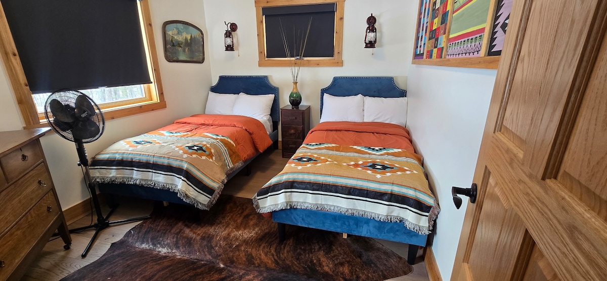 Vitanda viwili viwili, chumba cha juu kando ya ziwa