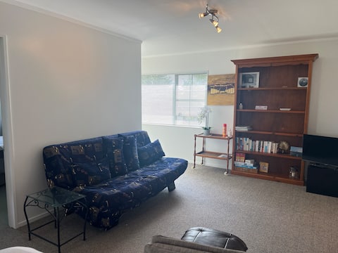 Top performing Airbnb: Winter warmer! Lux accom nr Hampton Dwns in Waikato District