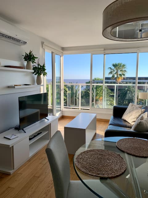 Popular Airbnb listing: Lovely apartment with a pool in Buceo in Buceo