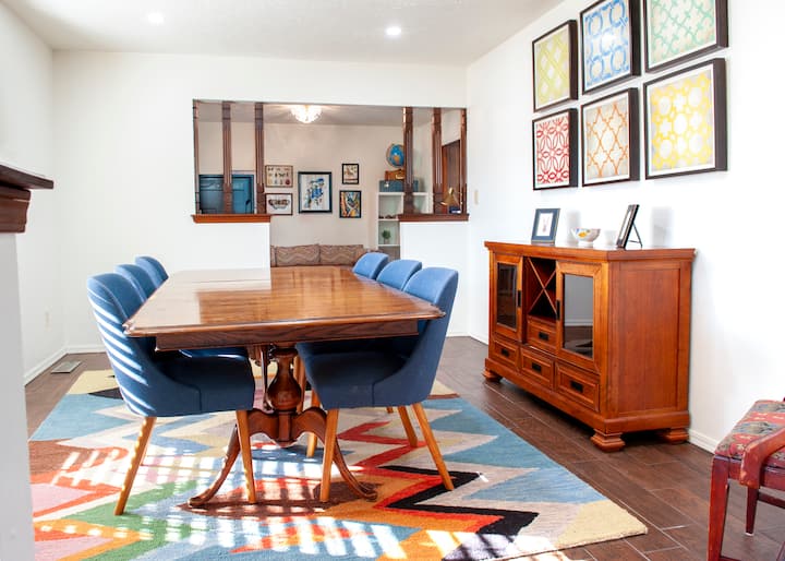Game Room + Colorful Comfort - 諾曼