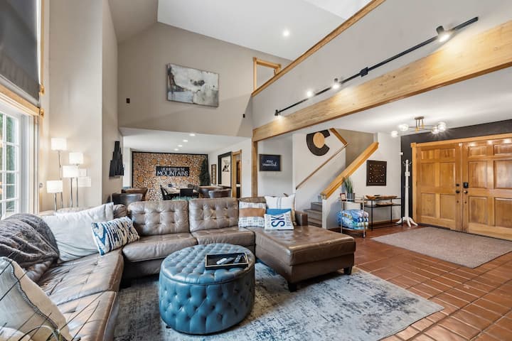 Expansive Home With Hot Tub, 1 Mile To Main St - Breckenridge, CO
