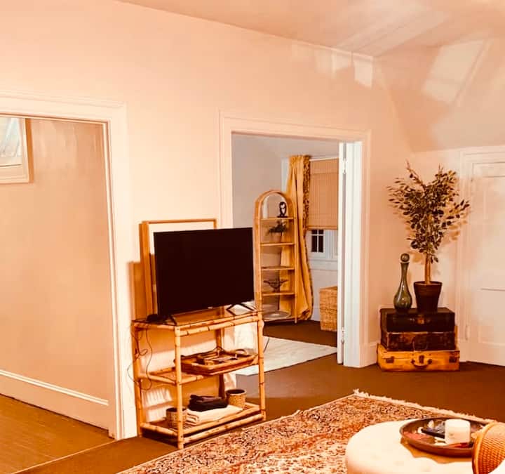 Morocco Loft 2br Overlooking The City - Winchester, VA
