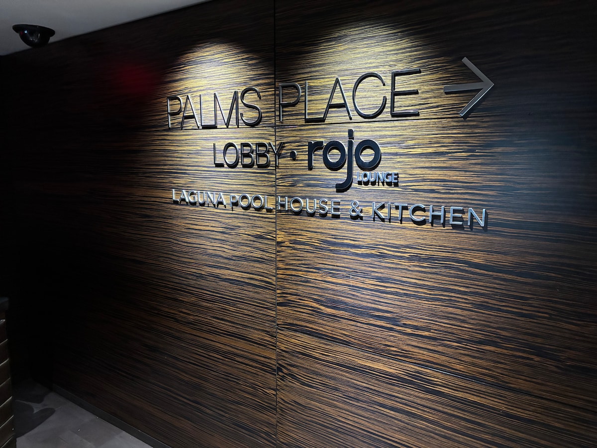 Palms Place Suite