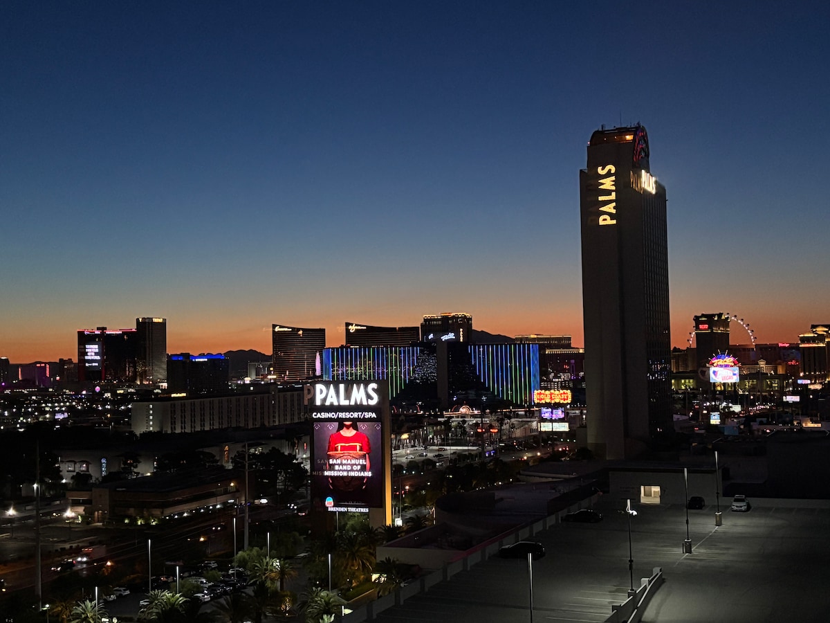 Palms Place Suite