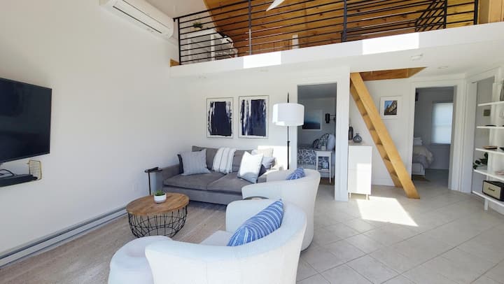 Beachfront Cottage • Provincetown • Private Beach - Truro, MA