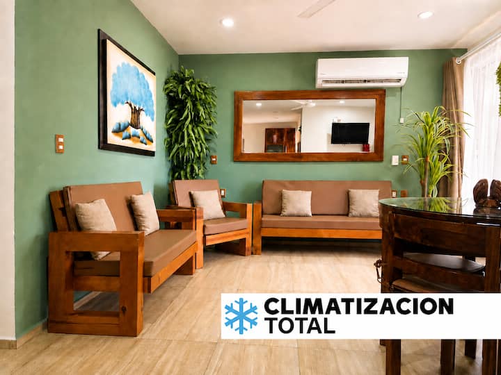 Air-conditioned! Well-equipped and centric located