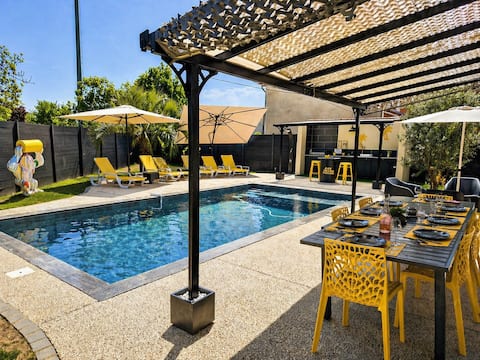 Beautiful villa with heated swimming pool and pétanque area