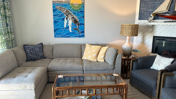 Seaside Escape Just 75 Steps From The Beach - Kitty Hawk, NC
