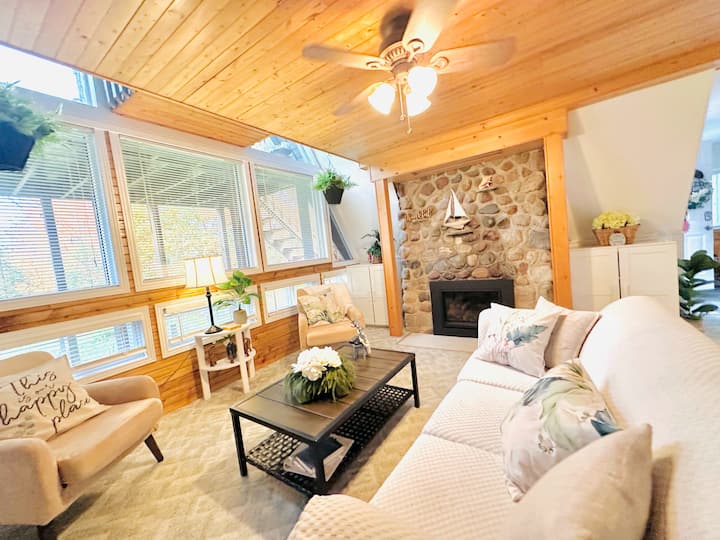 Divani shndërrohet në një dyshek dopio/të plotë 