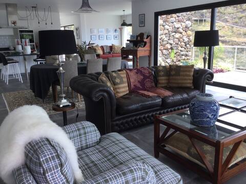 Popular Airbnb listing: Tabua Lodge in Tabua