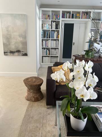 Luxury home in Laked Estate Cape Town gallery image 4