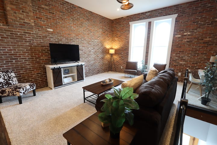 Luxury Getaway In Downtown Lafayette Min From Pu - Lafayette, IN