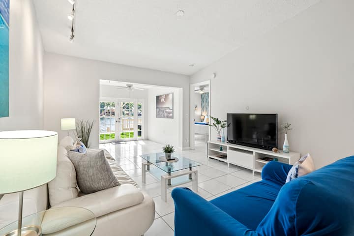 Lake Deck 10 Min To Fifa Football Stadium, Beach! - Dania Beach