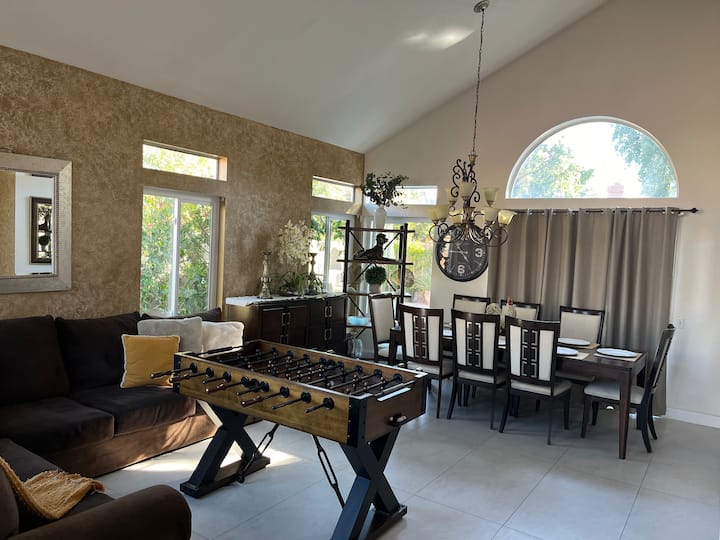 Mi Casa, Su Casa- 4br/3b Spacious House - インディオ, CA