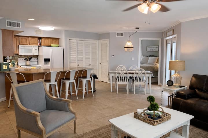Ground Floor Getaway Beach, Golf, Ball - Gulf Shores, AL