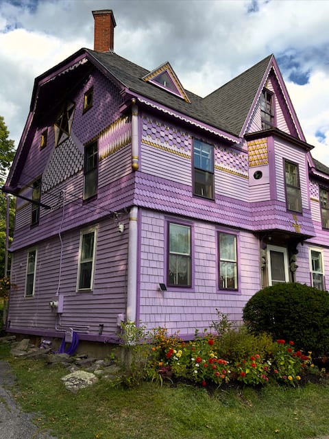Victorian Charm in Wiscasset, Maine: Acorn Cottage