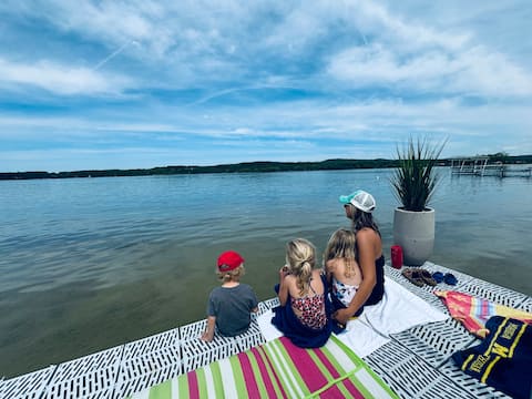 SLEEP 13 / Private DOCK Lake Charlevoix/ Golf-Cart