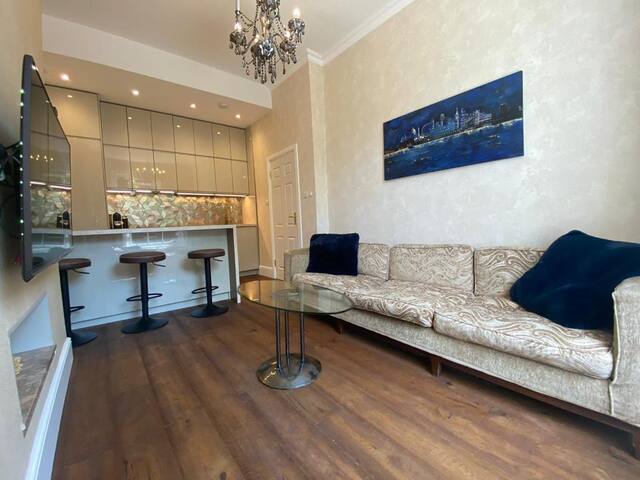 Beautiful 3 bedroom London Flat in Maida Vale W9.