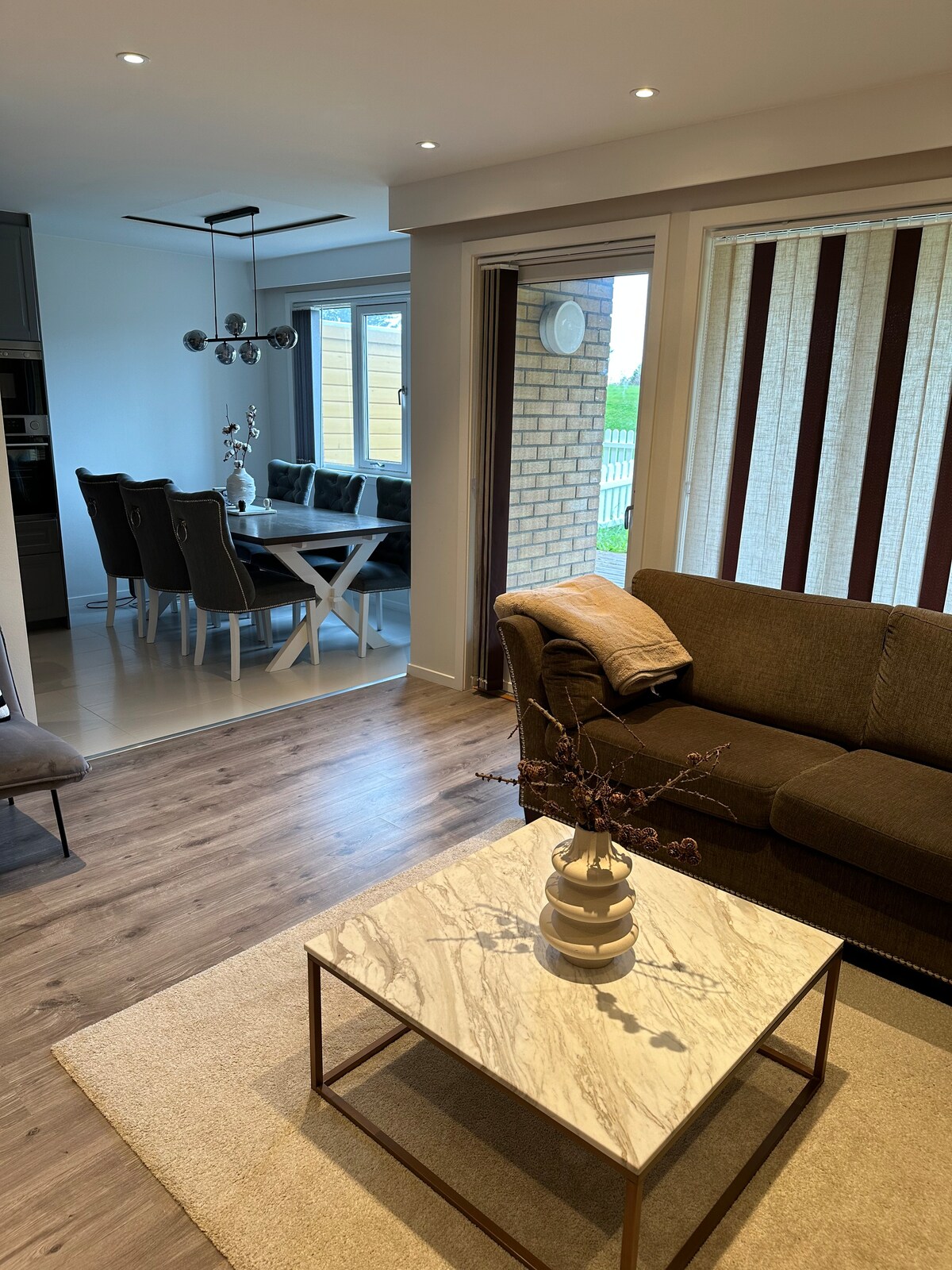 Норвежские квартиры. Ezdome house apartments. Квартира в осло. Бежевая квартира. Квартиры в норвегии.