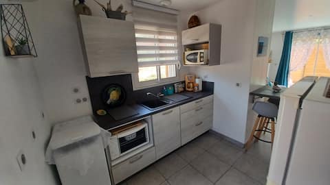 Top performing Airbnb: Fully equipped 28 m² studio. 10 min from Porto Vecchio in Porto Vecchio