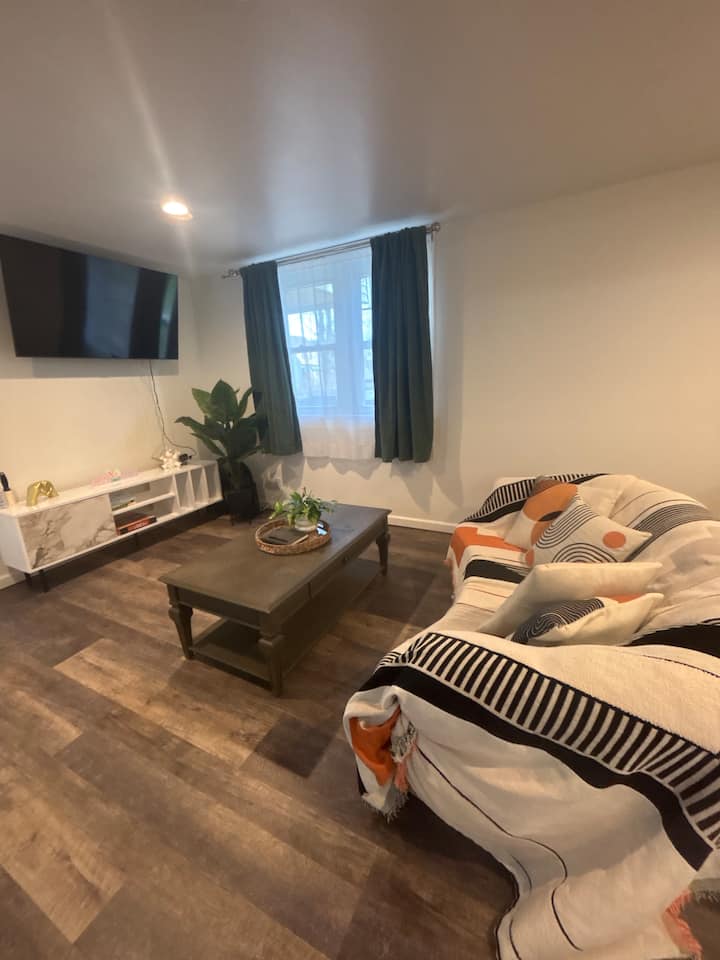 University Area Studio Apartment - Syracuse, NY