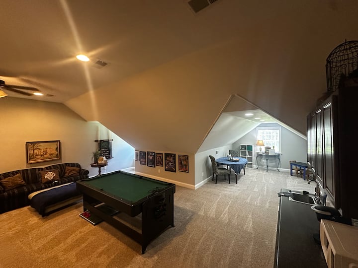 Entire, Private Upstairs 
2 Br•full Bath•4 Beds - 오클랜드