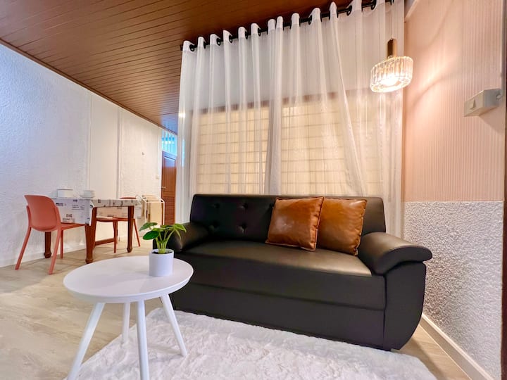 S1 L 5 Min To Bts Thonglor/ 4pax/ 45 Sqm. - 2bdr - Bangkok