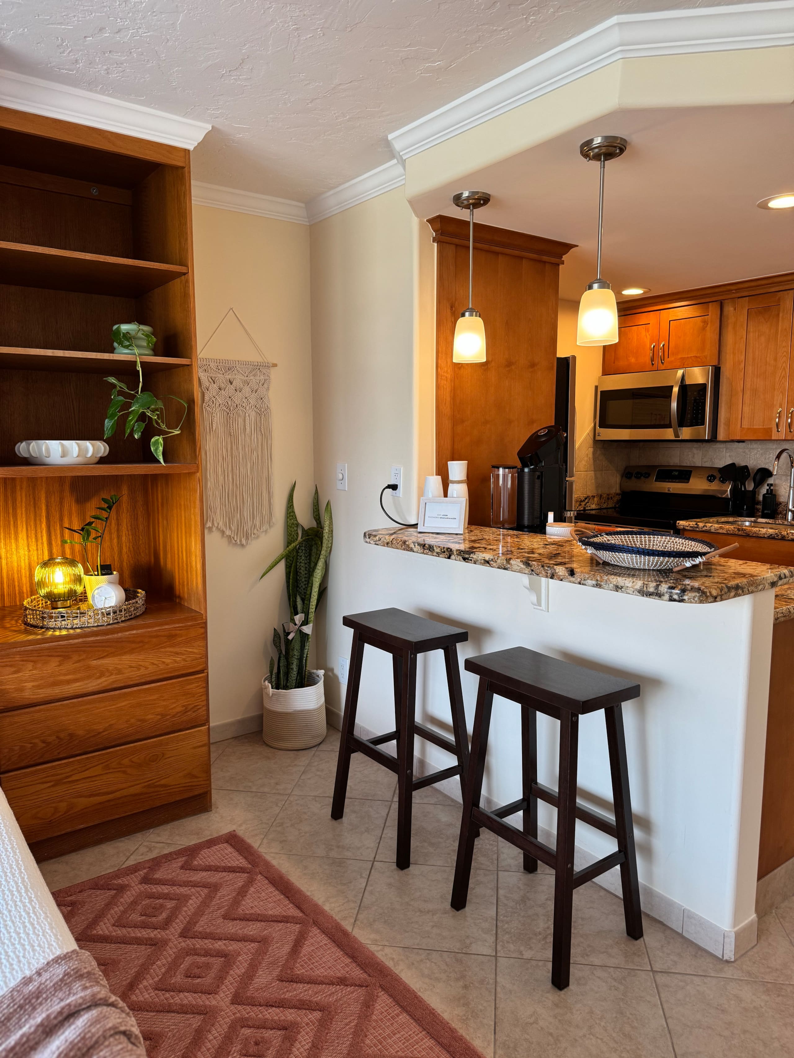 Condo in Lahaina · ★4.93 · Studio · 1 bed · 1 bath - Image 3