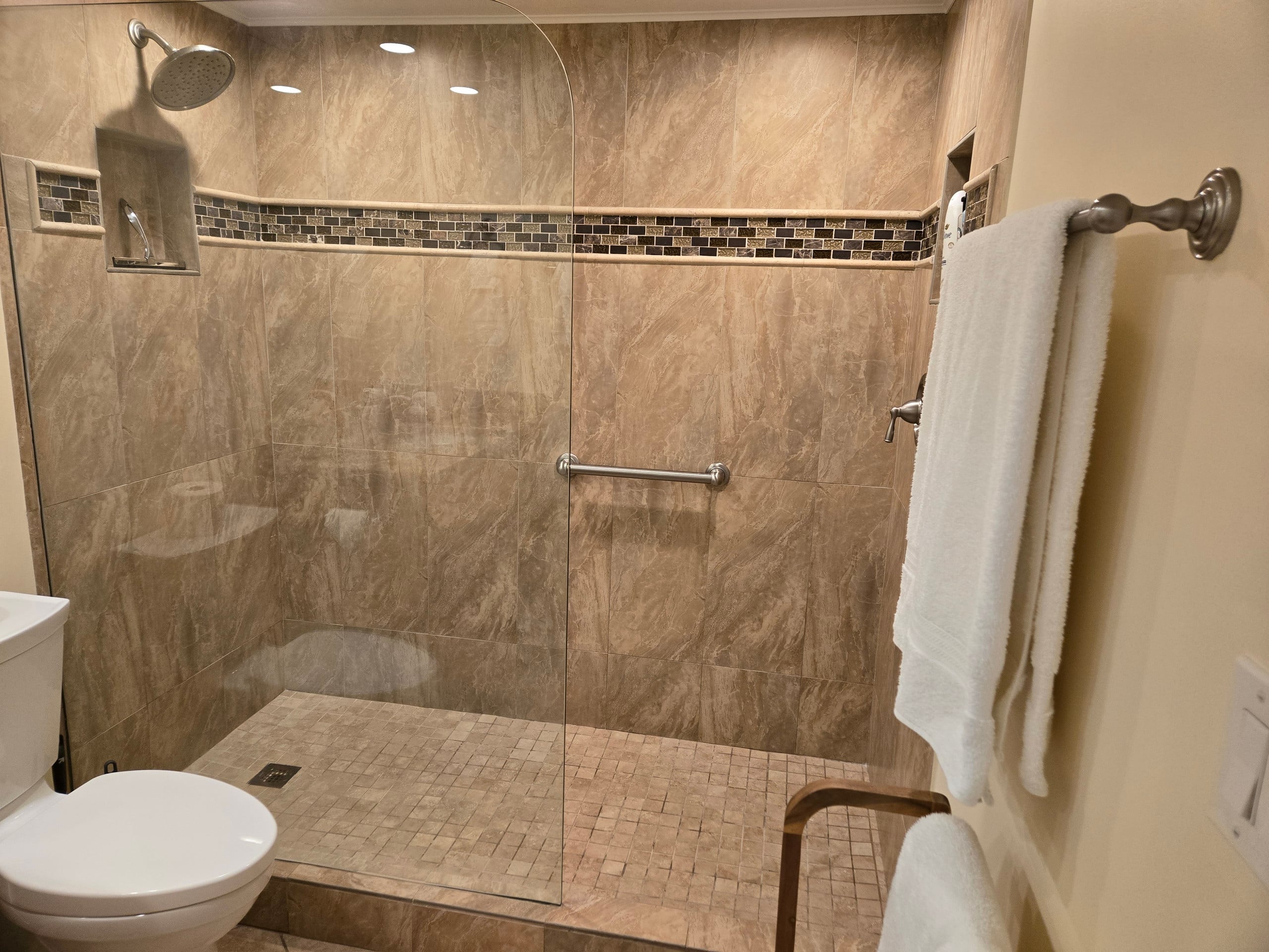 Condo in Lahaina · ★4.93 · Studio · 1 bed · 1 bath - Image 9