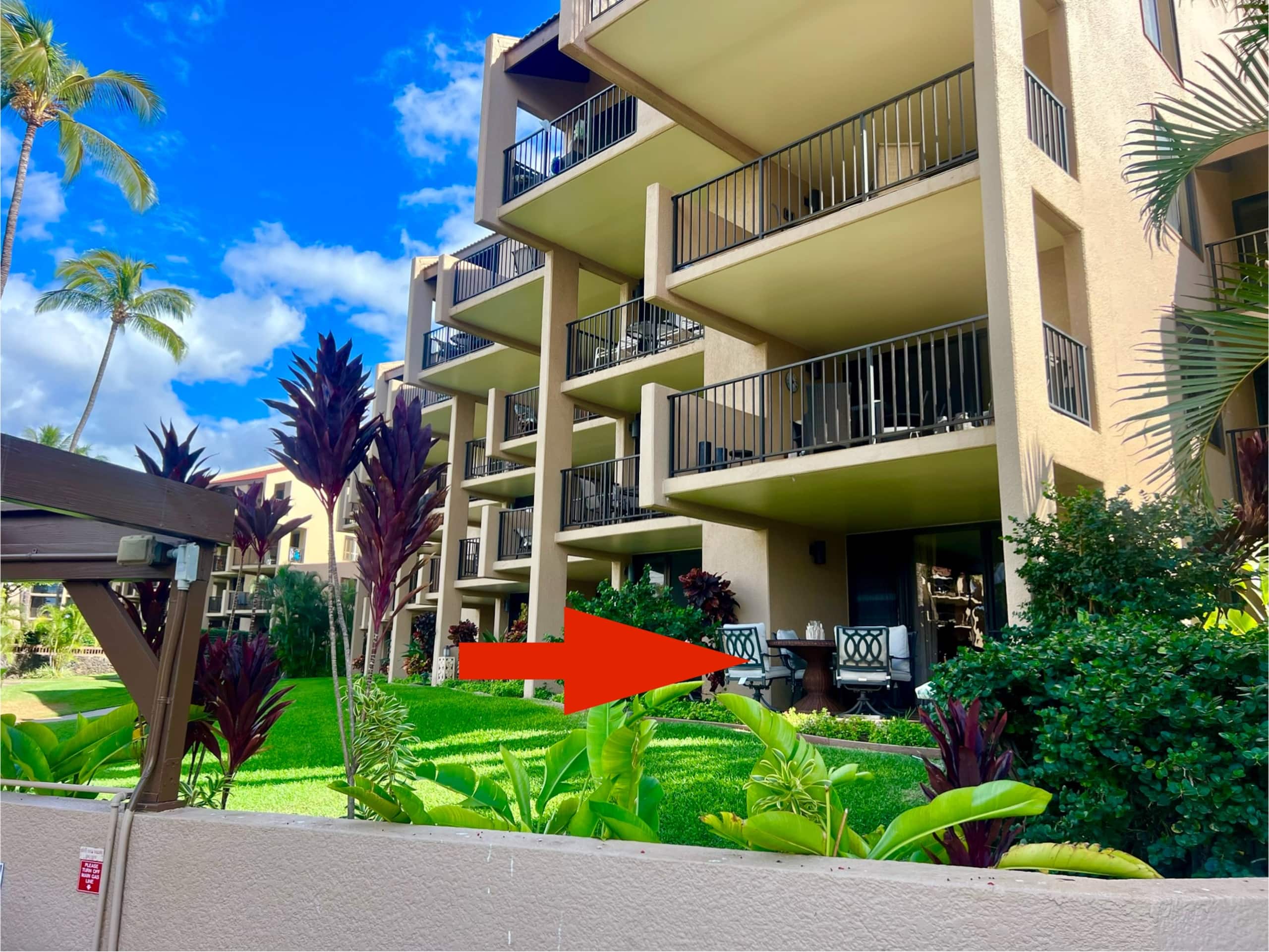 40% off the price. Ocean view. Next to the beach. - Image 12