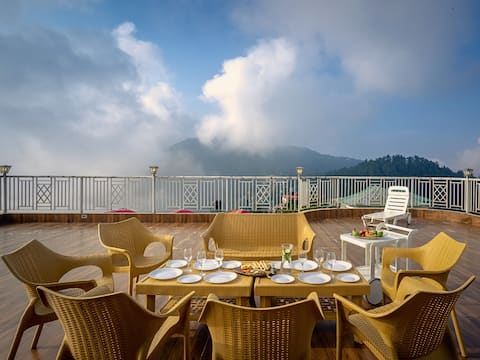 Summer Escape | Penthouse with Huge Terrace
