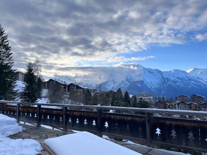 Beautiful Chalet with hot tub in Swiss Alps - Chalets for Rent in