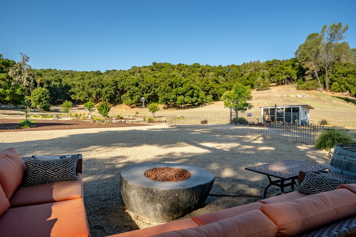 The Quintessential Vintage Barn~ Prime West Paso - Barns for Rent