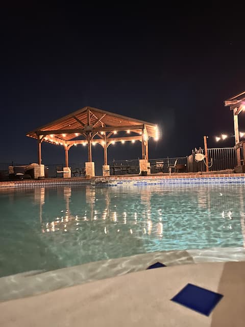 Texas Farmhouse on 10 Acres with Pool &Hot tub Spa