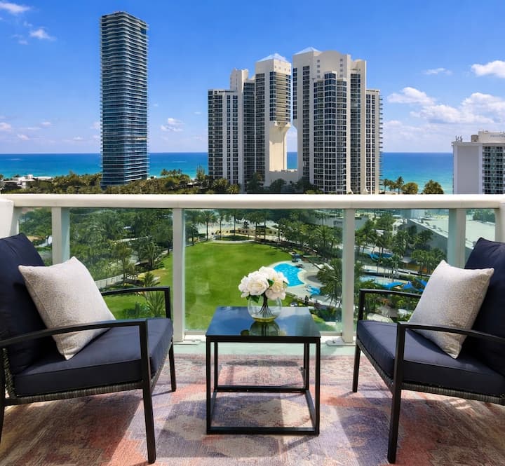 Ocean View Balcony  Beach  Parking - Sunny Isles Beach