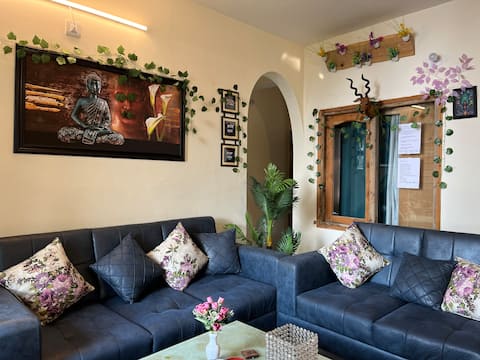 The Jungle Book, Bakrota hill,cottage