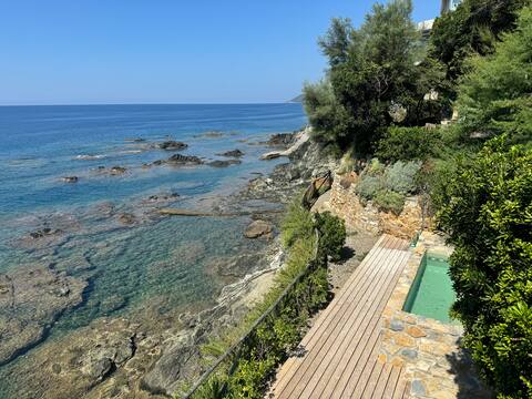 Frontemare house with exclusive sea access