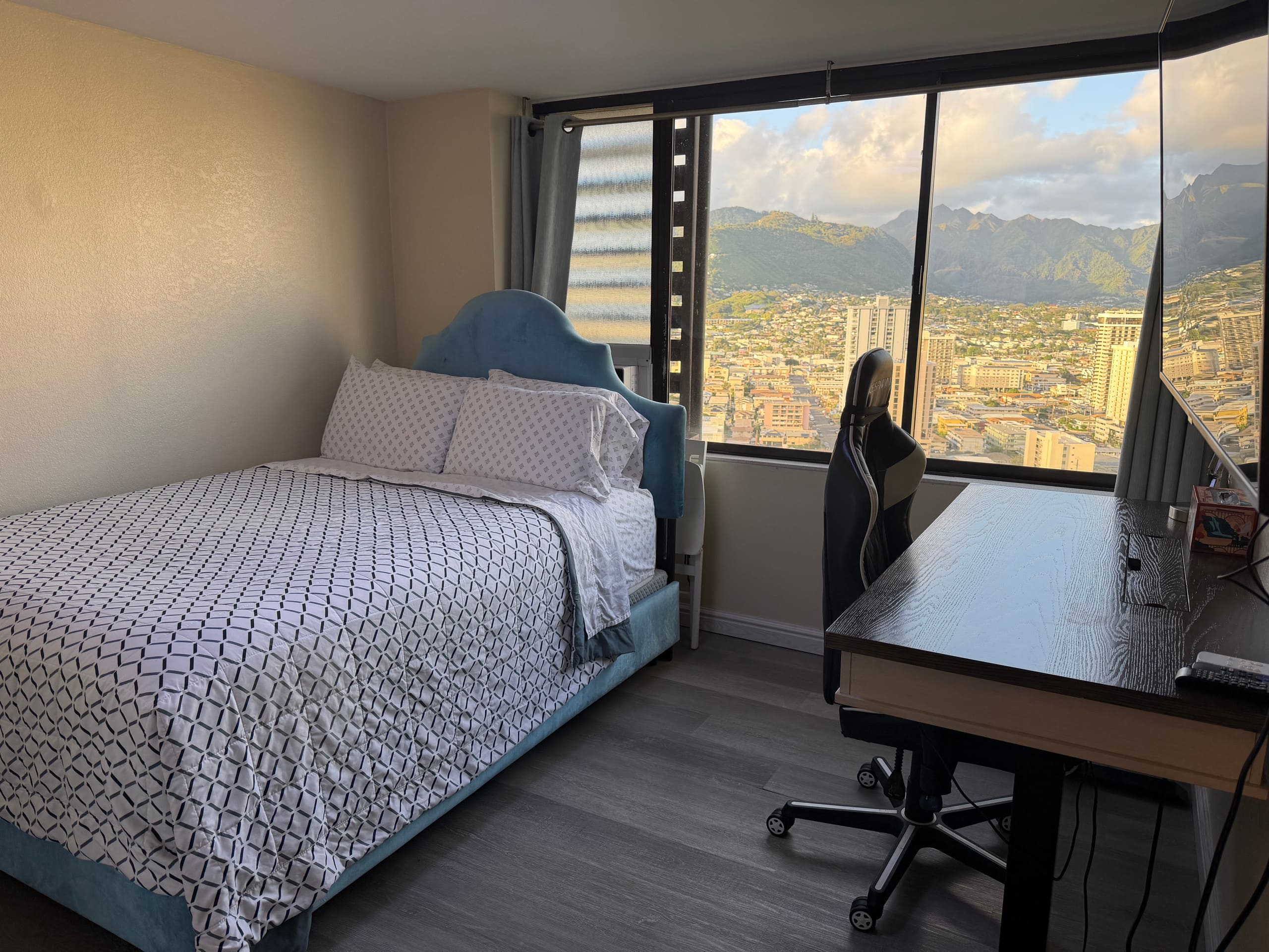 Condo in Honolulu · ★4.88 · Studio · 1 private bath - Image 1