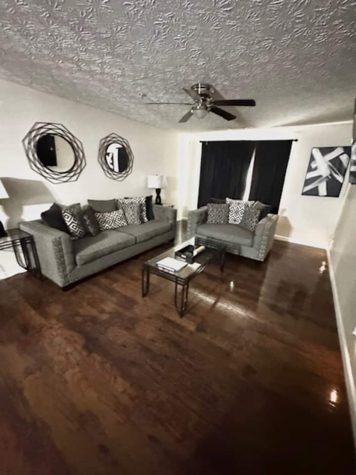 Charming 3 Bedroom Condo - Lithonia, GA