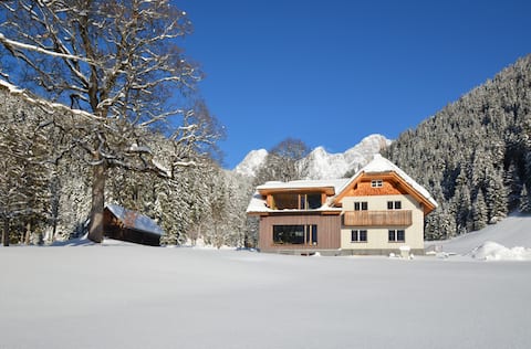 Alpenrose Boutique Chalet