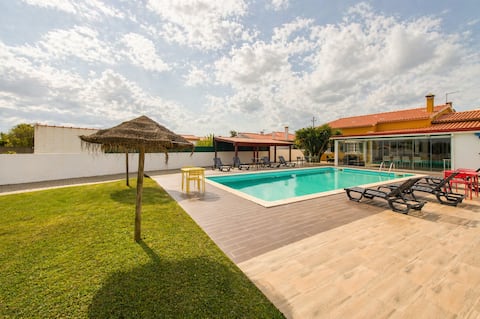 Private Villa, swim.Pool, barbecue! Amazing garden