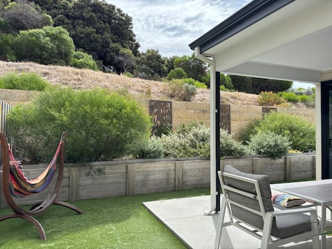Top Airbnb: Beautiful 4 bedroom beach-side villa in Yallingup in Yallingup
