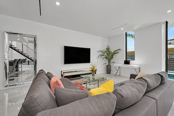 Designer 3br Retreat W/den, Plunge Pool, Work Area - Fort Lauderdale, FL