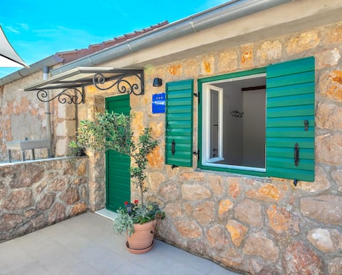 Top Airbnb: Ventus Green - Stone House near National Park&Sea in Općina Starigrad