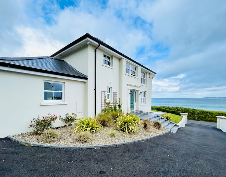 ‘Casanbarra’   - Luxurious beachside villa.